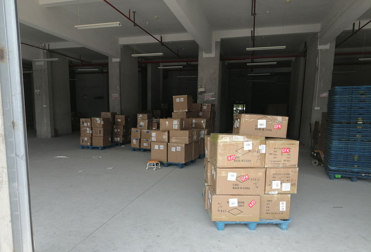 Product consolidation and shipment preparation in Yiwu